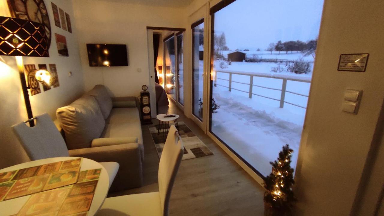 Ranch 66 - Moderni Tiny House Black Swallow Ve Stylu Route 66 Se Saunou A Bazenem Tršice Екстериор снимка