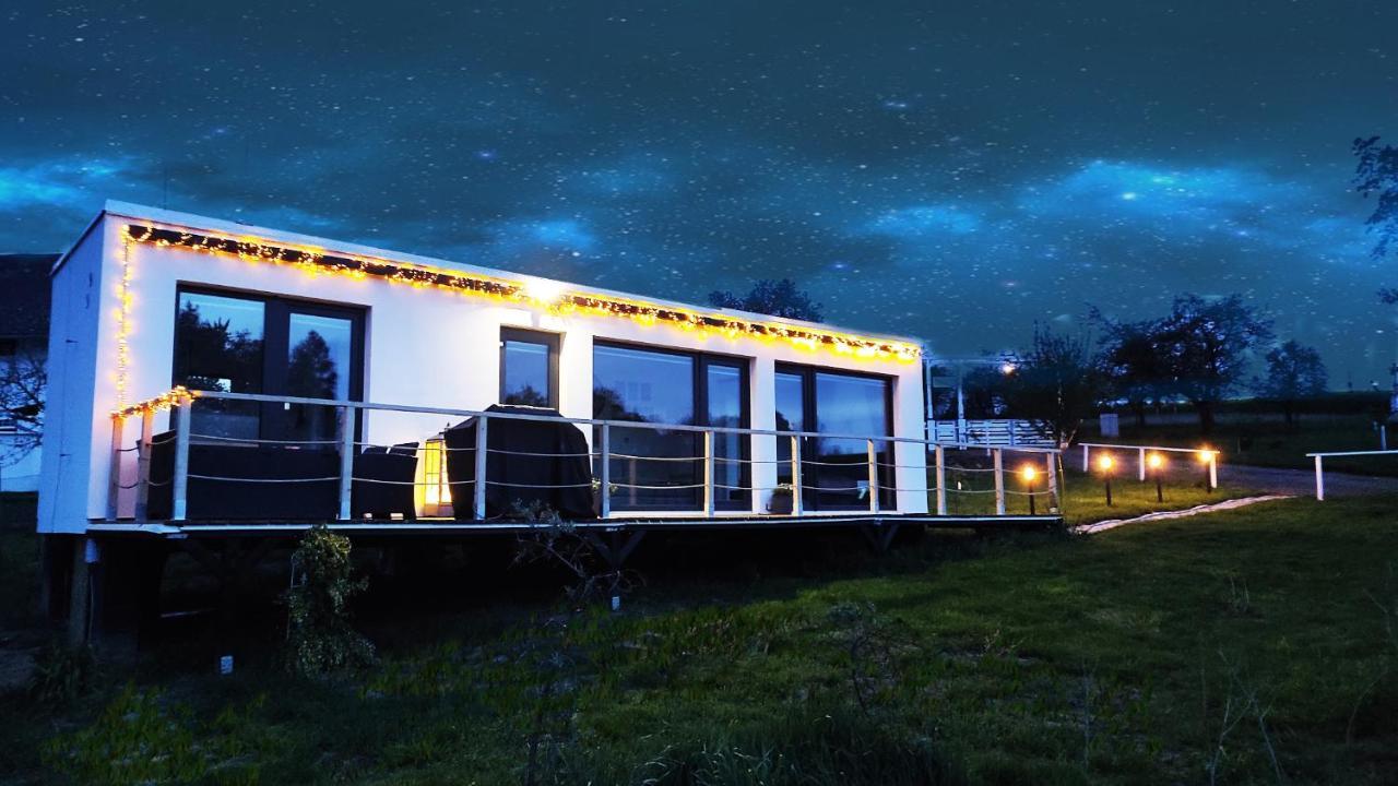 Ranch 66 - Moderni Tiny House Black Swallow Ve Stylu Route 66 Se Saunou A Bazenem Tršice Екстериор снимка